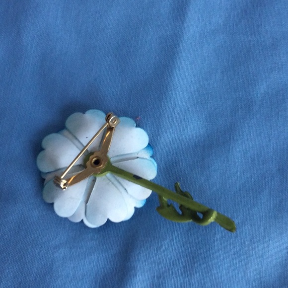 Two vintage flower pins/brooches from the 60/70’s. Double. Blue and daisy. - Picture 5 of 6